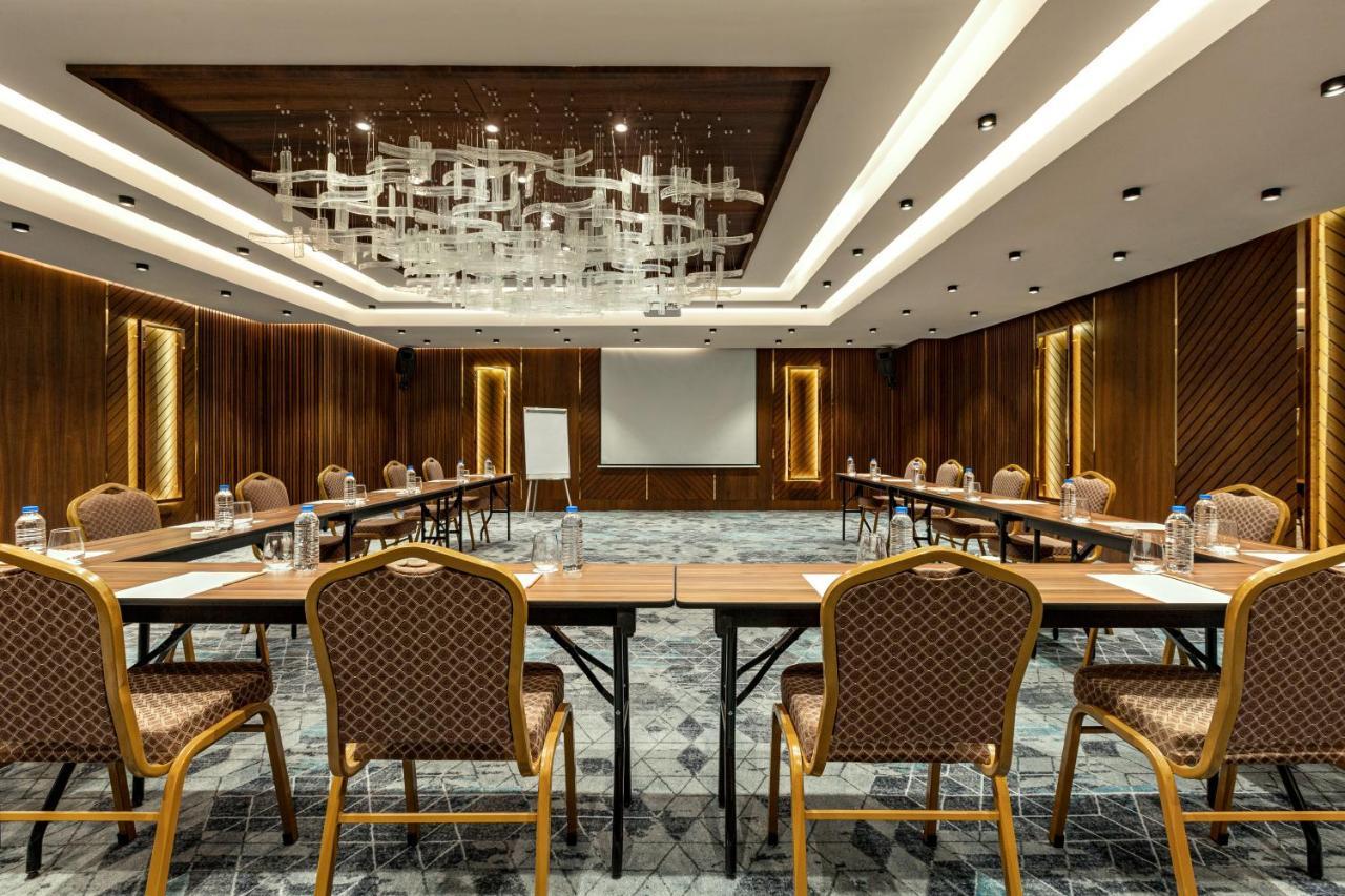 Ramada By Wyndham Istanbul Umraniye Hotel Ngoại thất bức ảnh