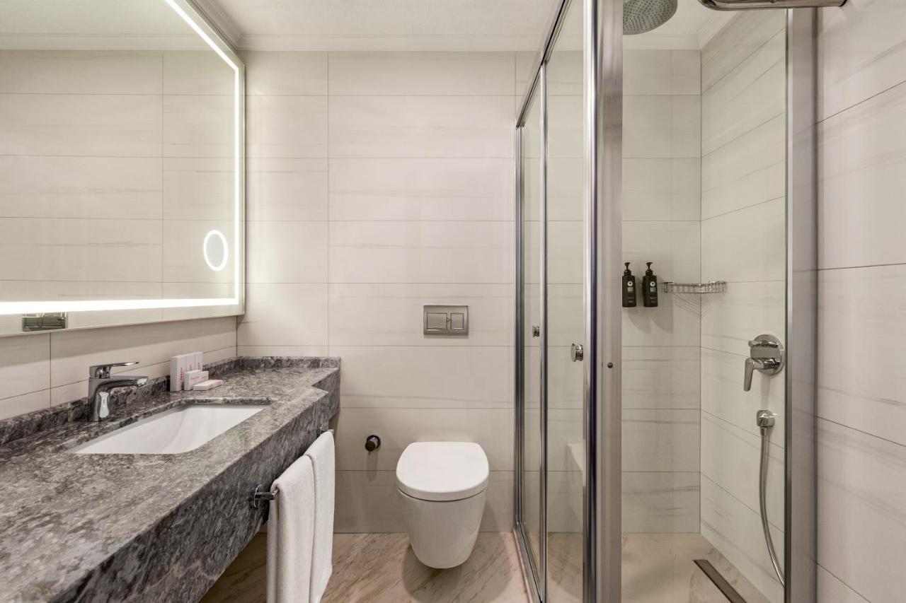 Ramada By Wyndham Istanbul Umraniye Hotel Ngoại thất bức ảnh