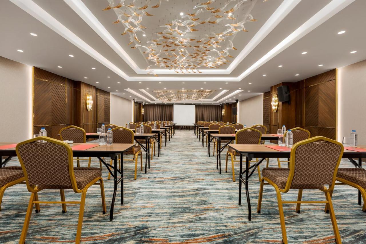 Ramada By Wyndham Istanbul Umraniye Hotel Ngoại thất bức ảnh